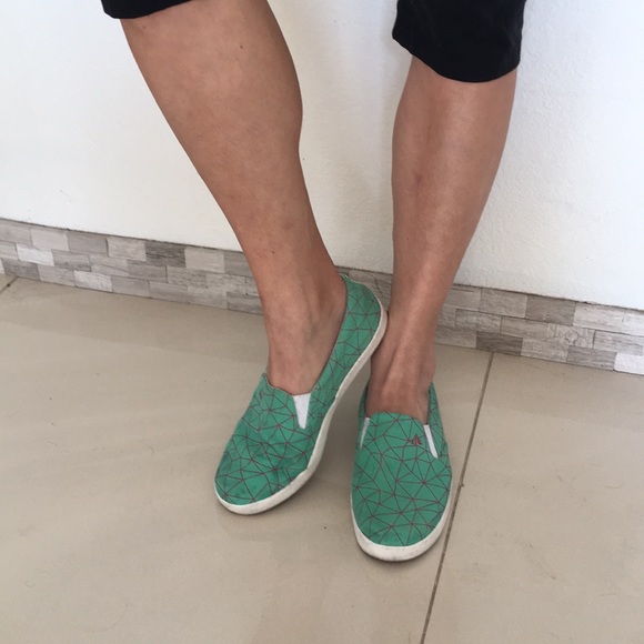 LIUID-Super cute summer slip-ons! - Picture 2 of 4